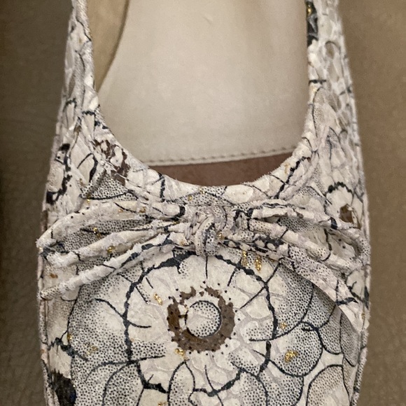 Ross Hommerson flats. Meticulously made,Beautiful shoes with specs of gold. - Picture 4 of 6